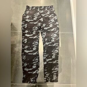 Monrow camo pants
